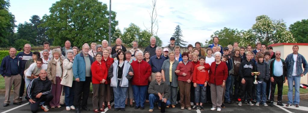 le groupe d'Allemands et leurs hôtes