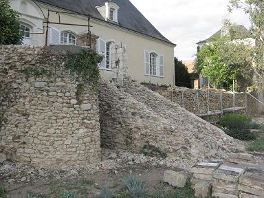 Précigné fait le mur